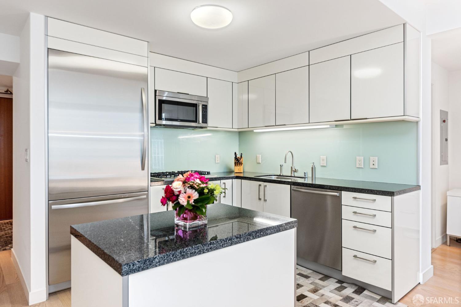 338 Spear Street # 28G