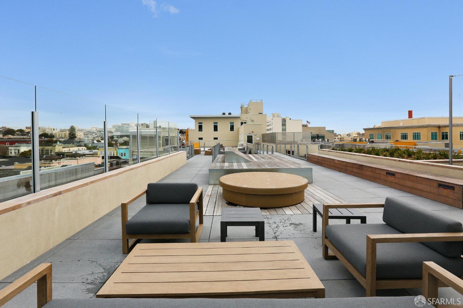 2655 Bush Street # 401