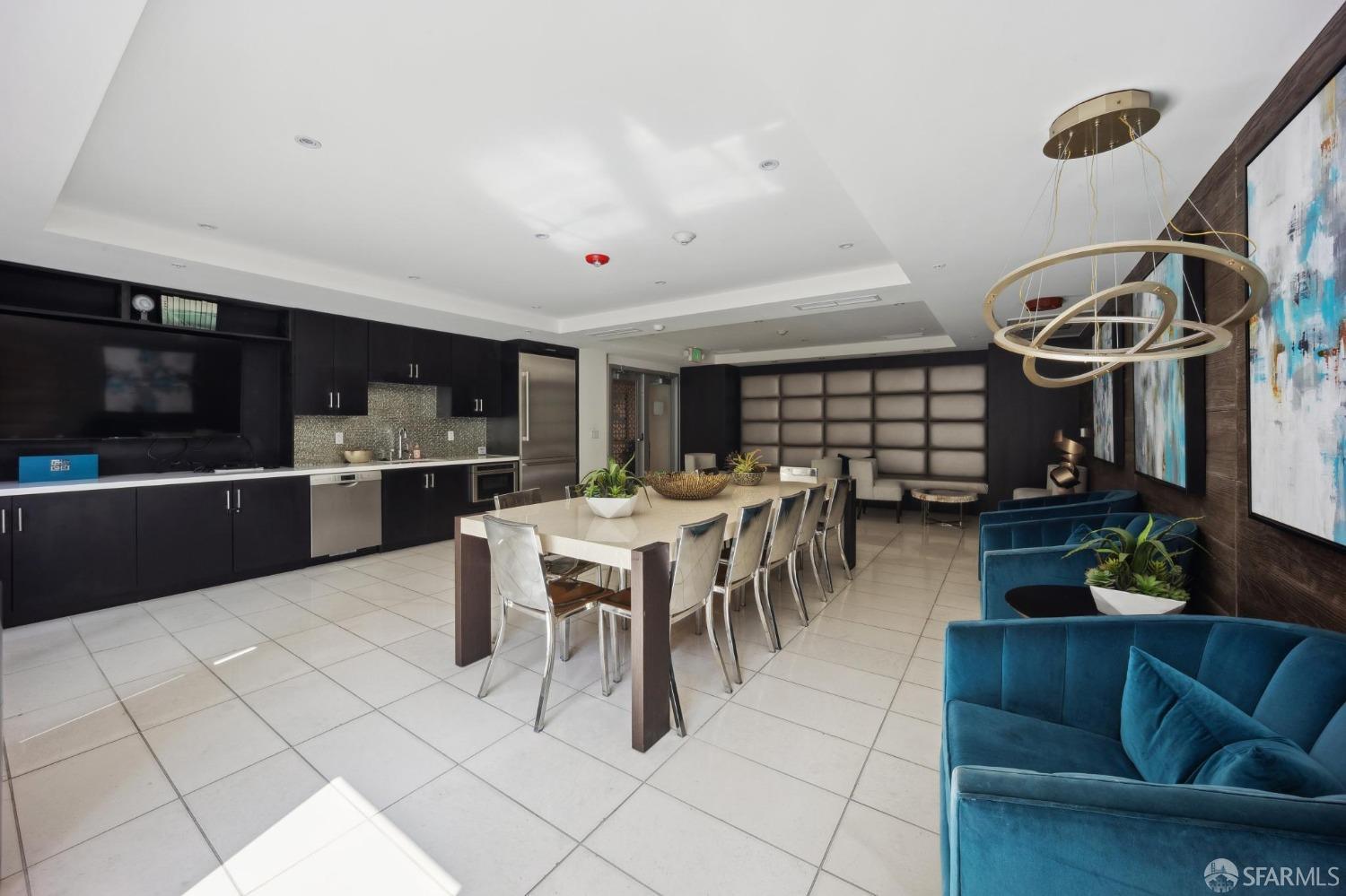 2655 Bush Street # 401