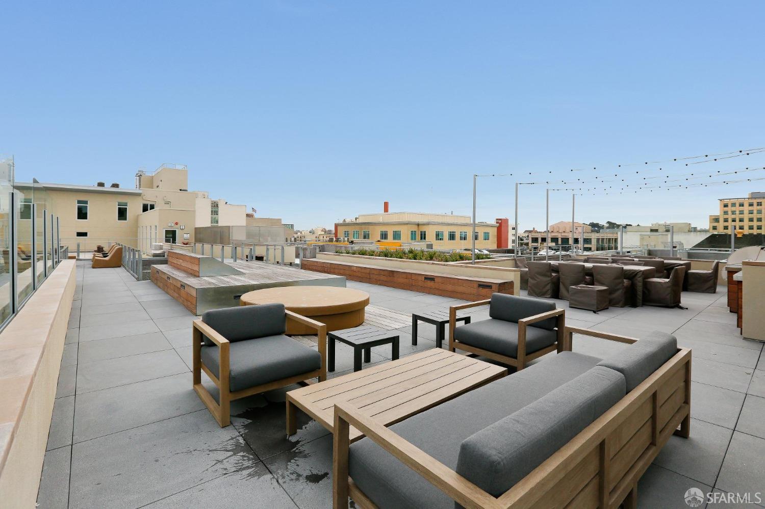 2655 Bush Street # 401