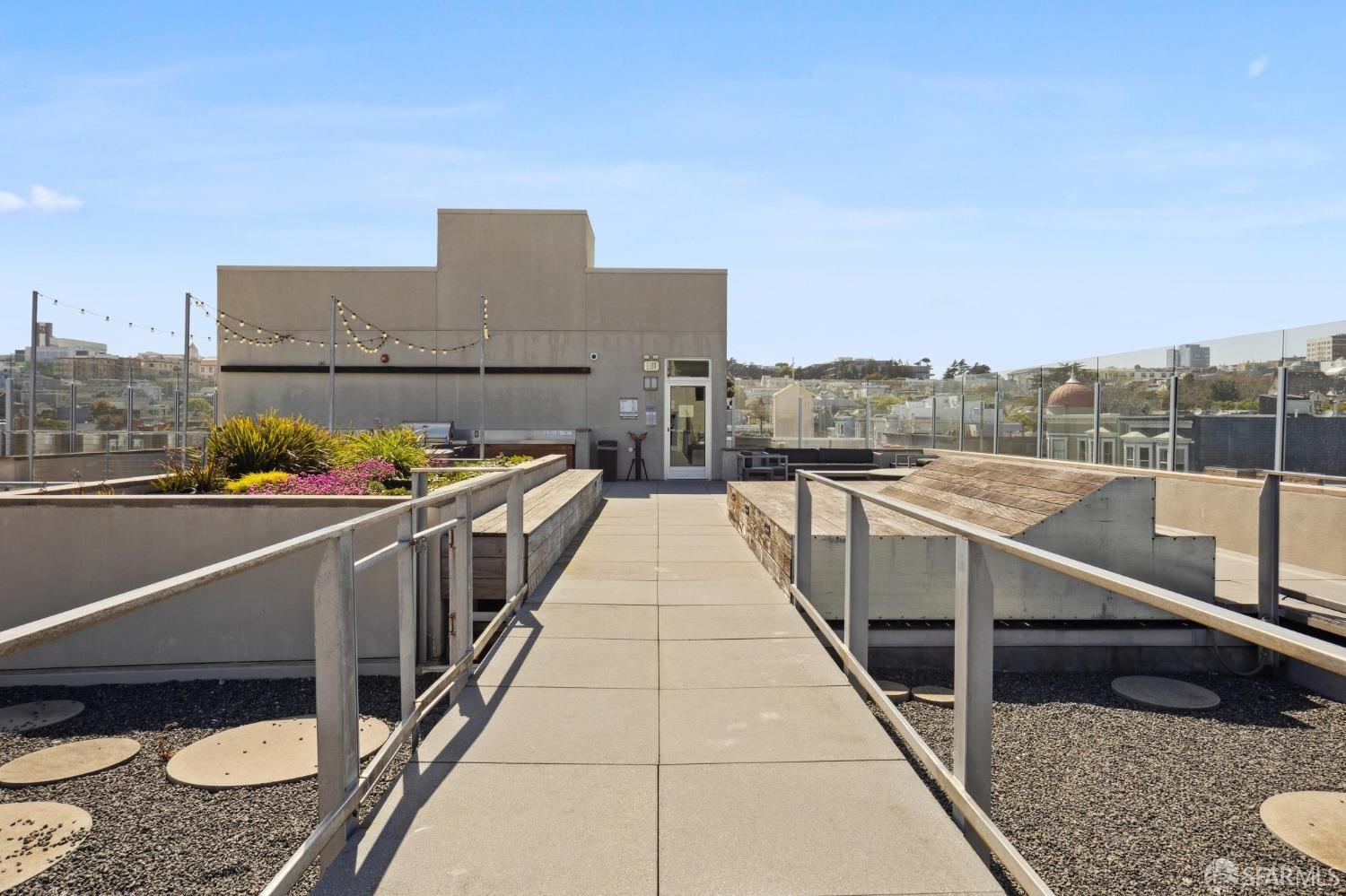 2655 Bush Street # 401