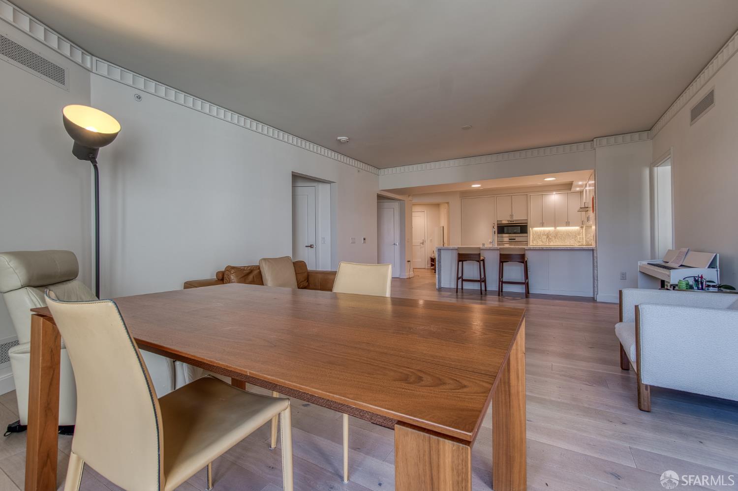 875 California Street # 403