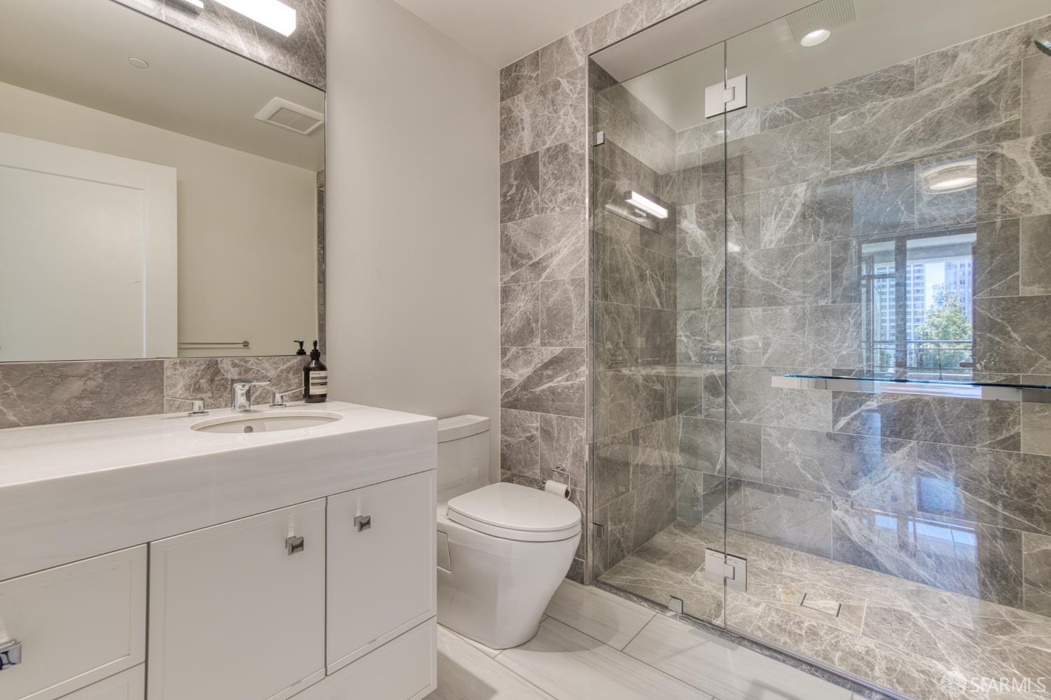 875 California Street # 403