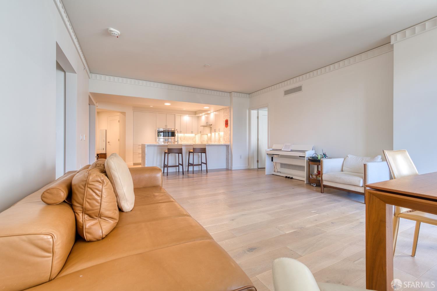 875 California Street # 403