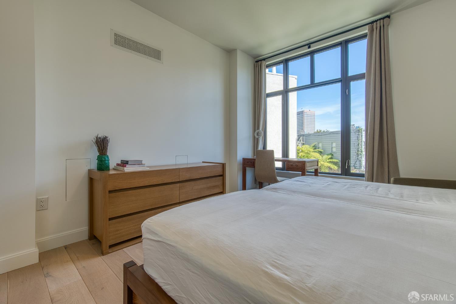 875 California Street # 403