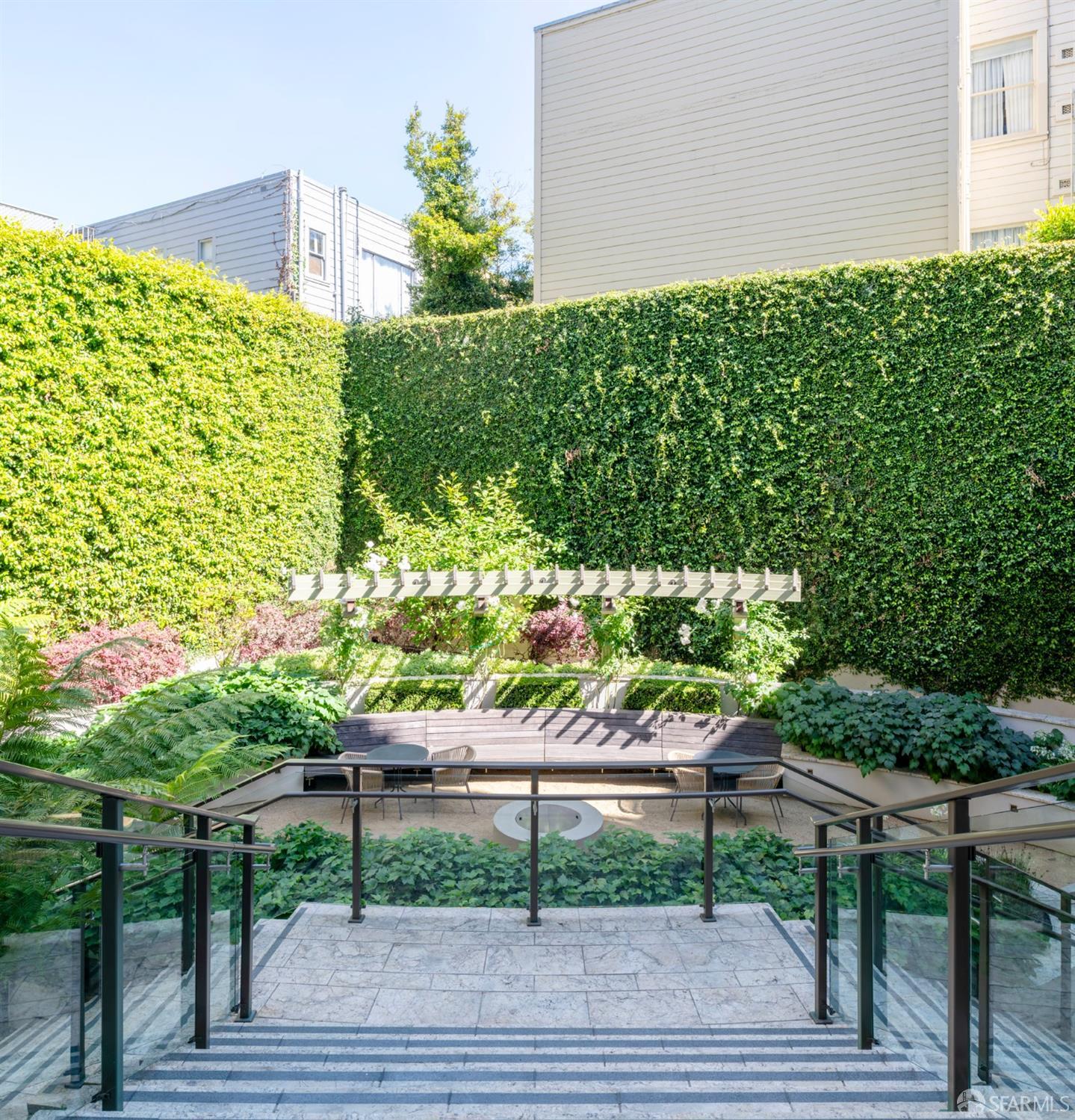 875 California Street # 403