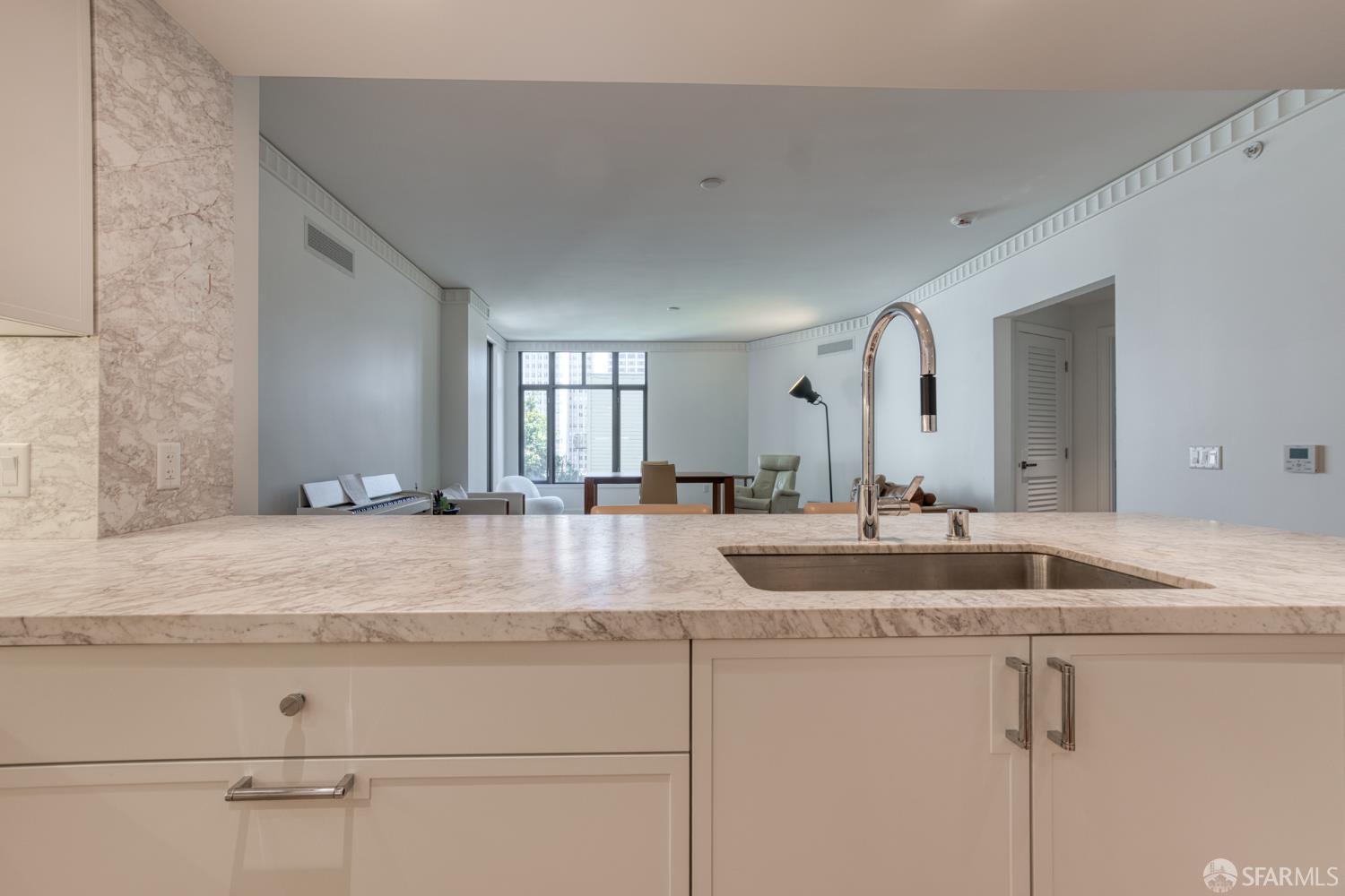 875 California Street # 403