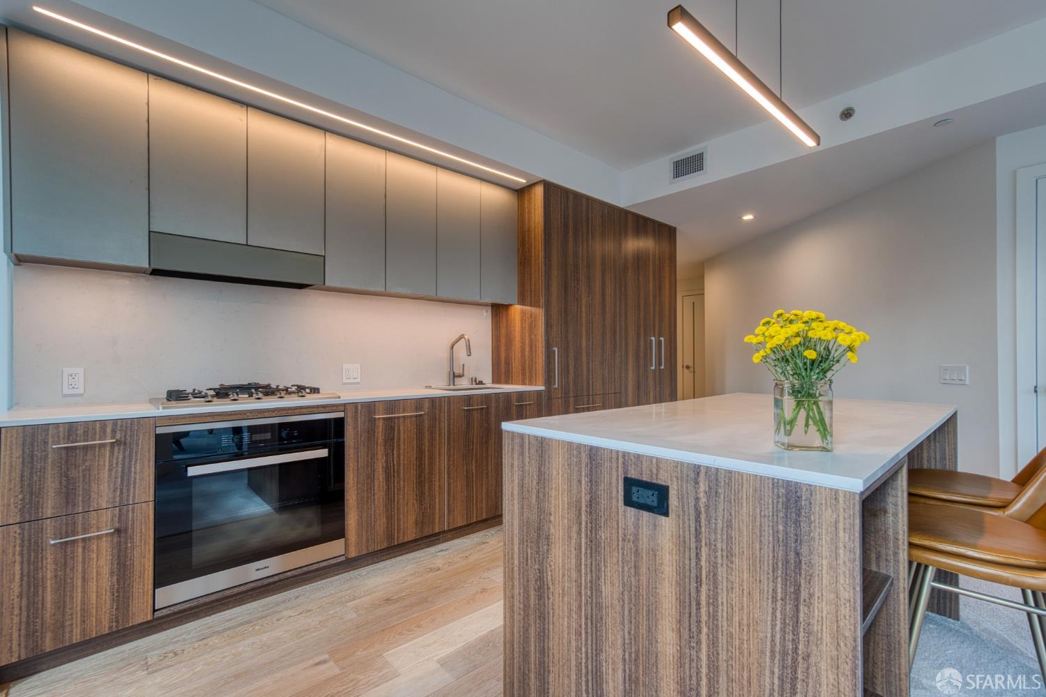 280 Spear Street # 9C