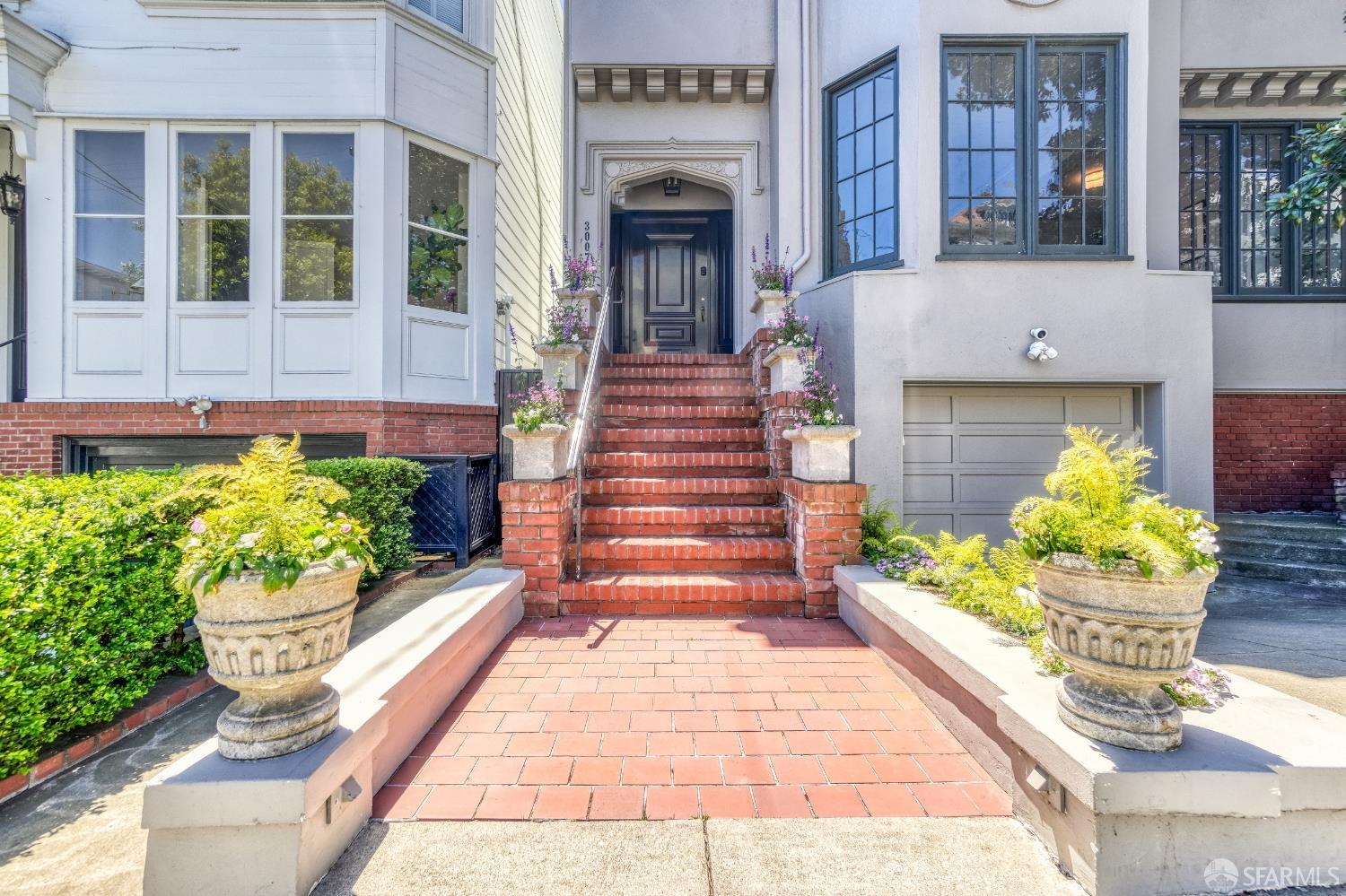 3007 Jackson Street