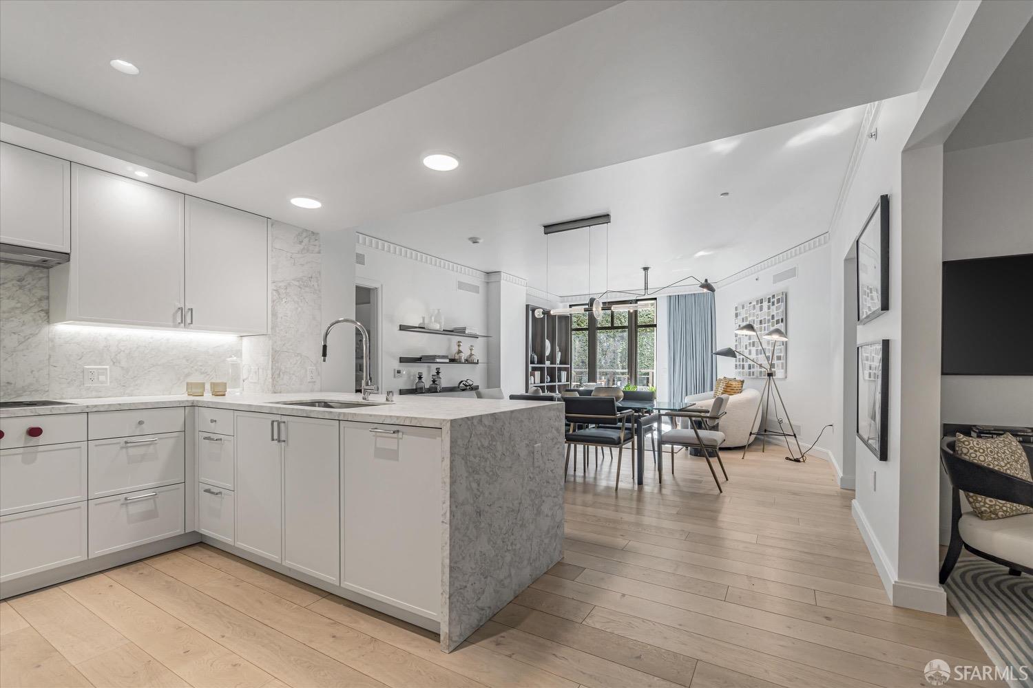 875 California Street # 202