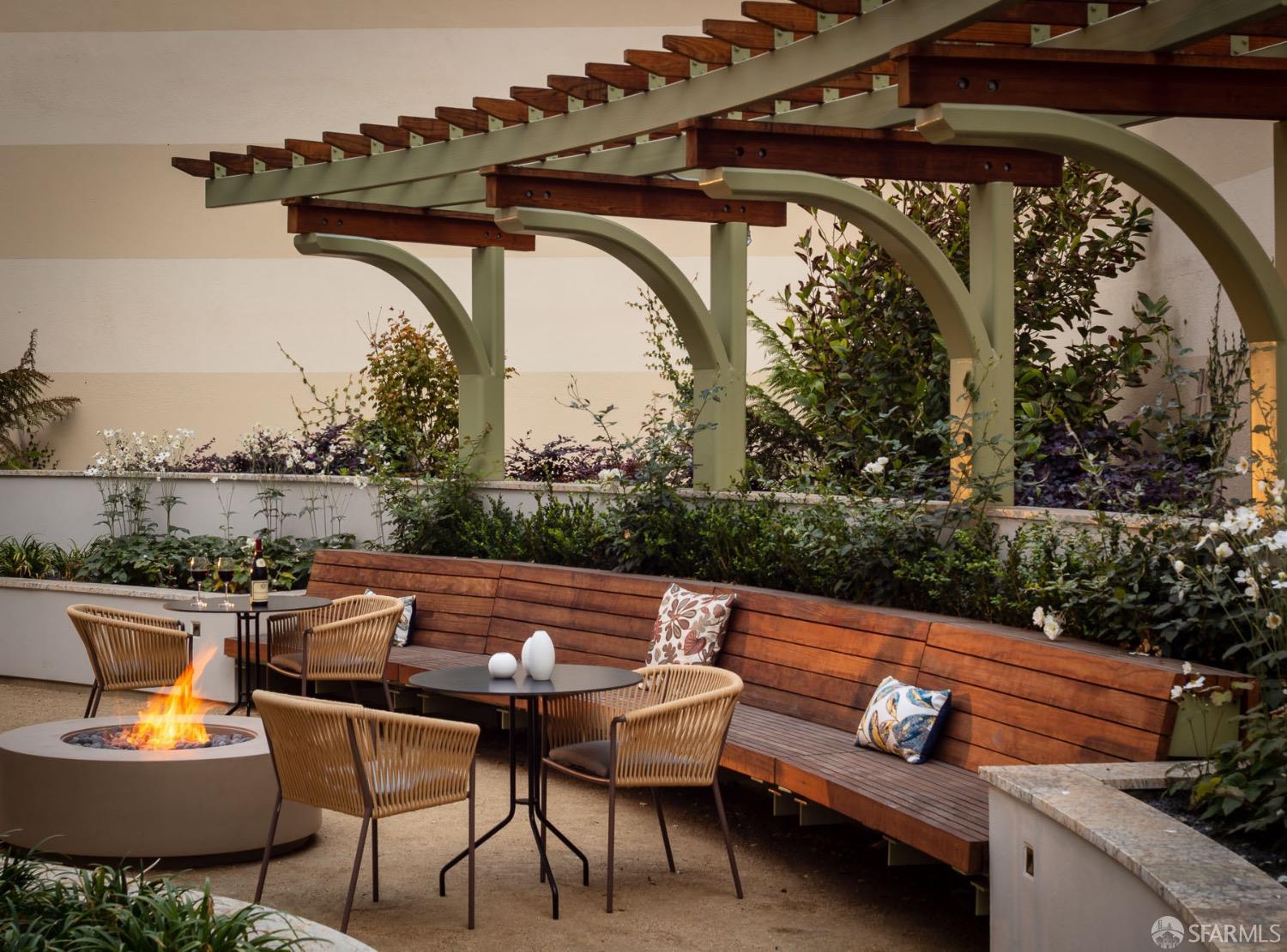 875 California Street # 202