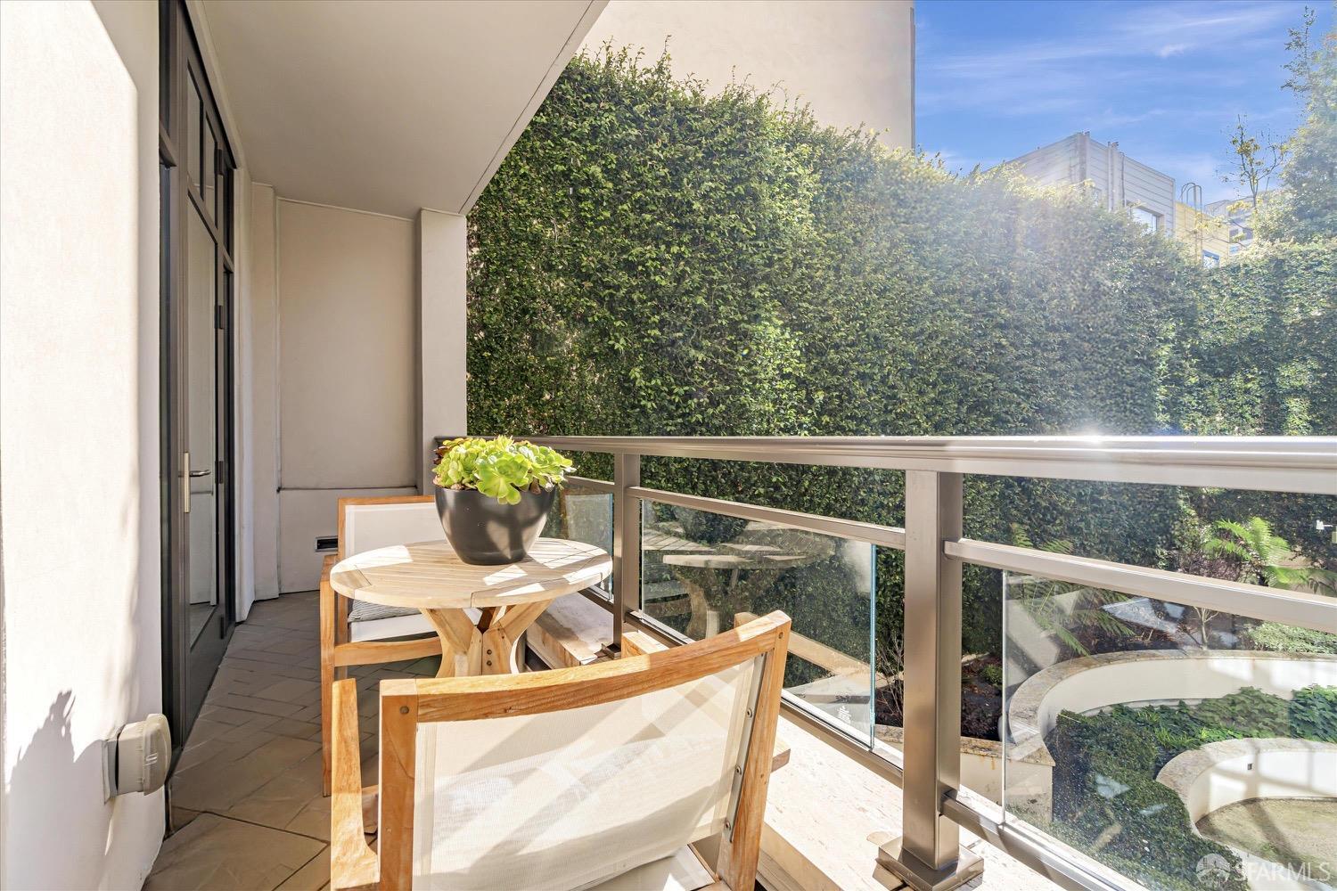 875 California Street # 202