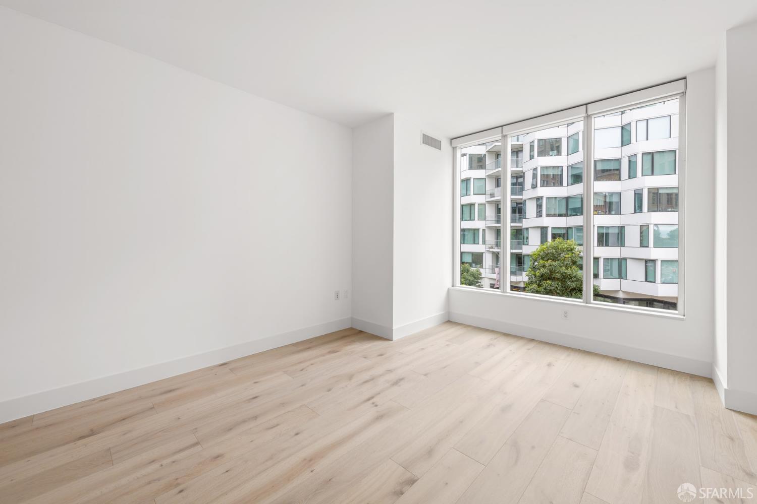 318 Spear Street # 4E