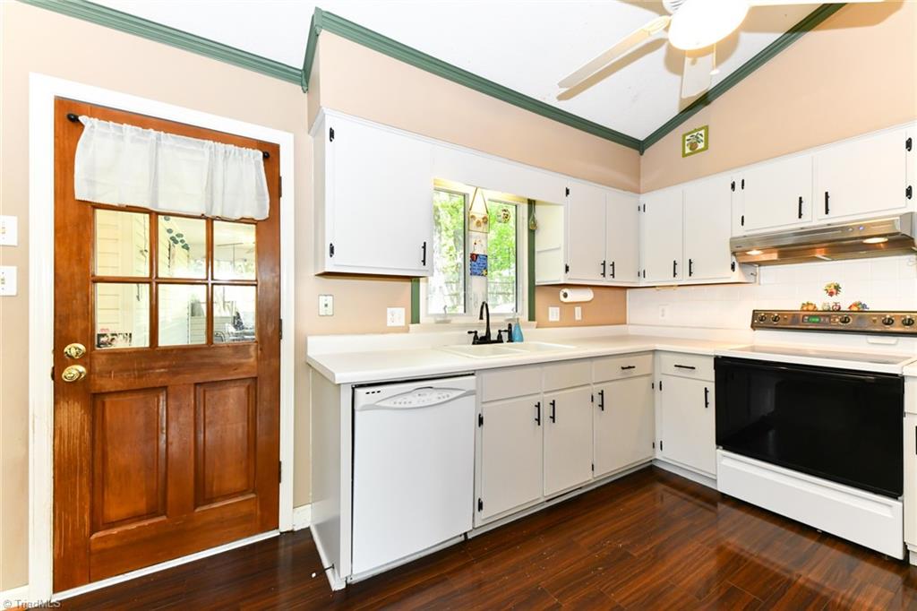 3106 Merryweather Road