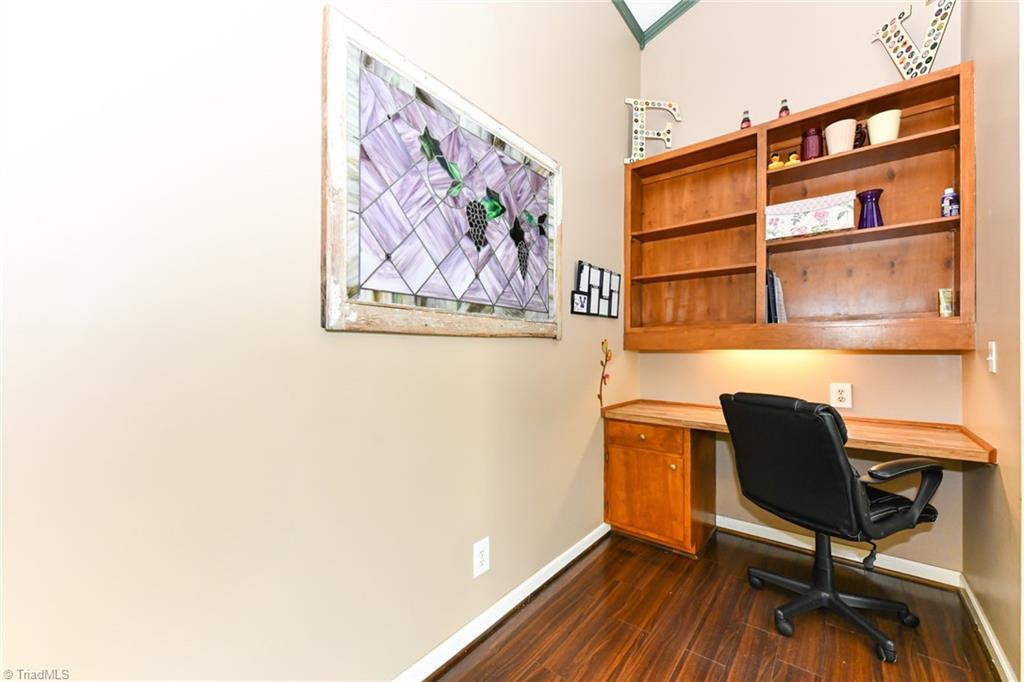 3106 Merryweather Road