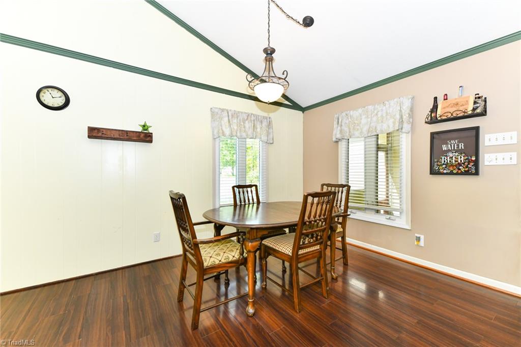 3106 Merryweather Road