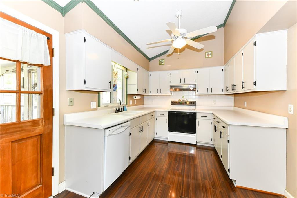 3106 Merryweather Road