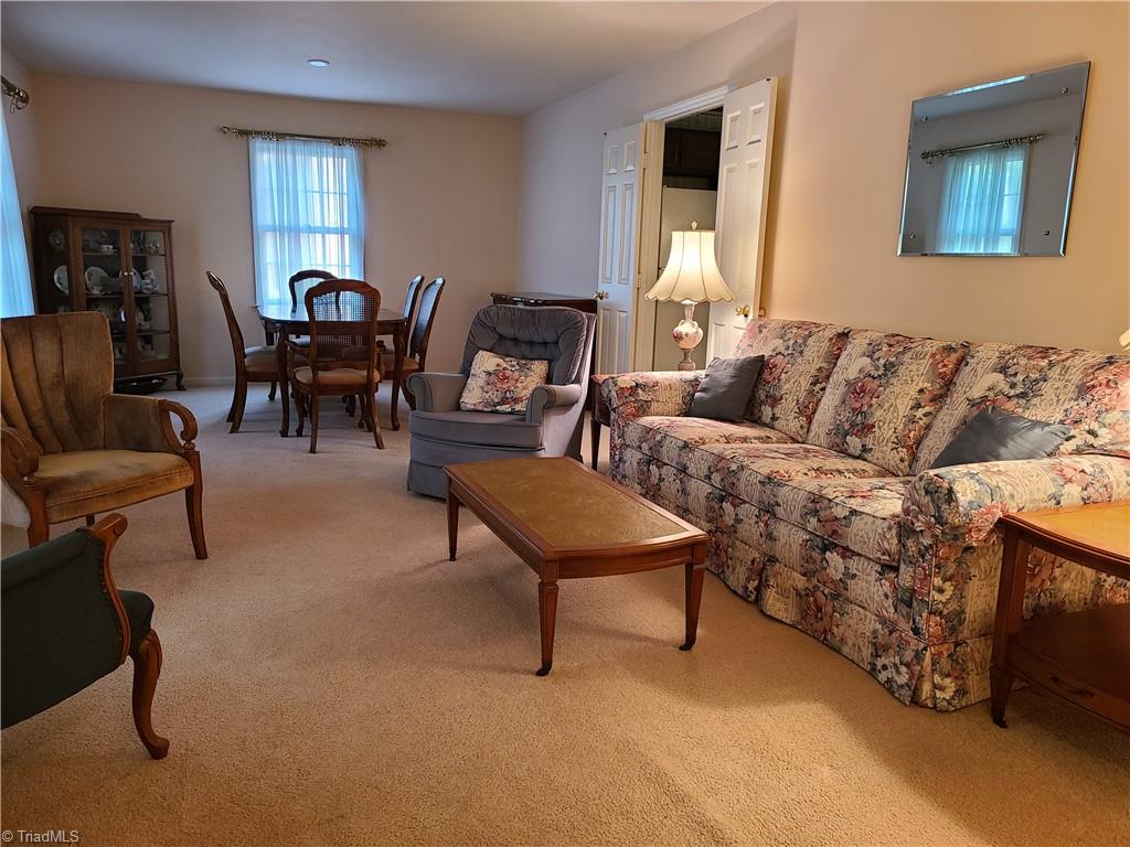 3905 Kalloramo Drive