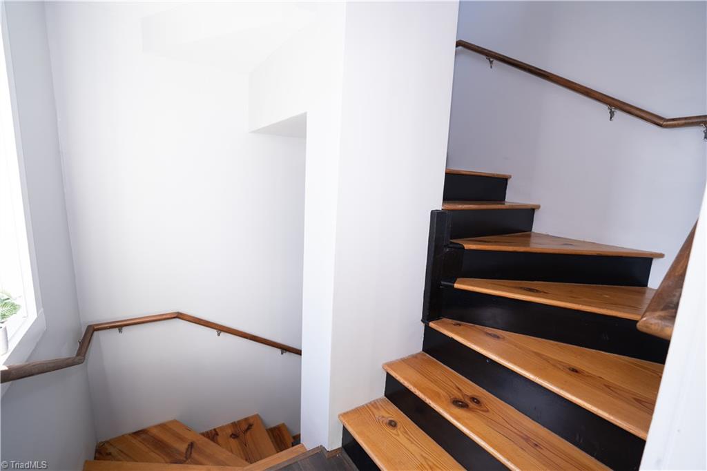 318 Sues Blues Alley