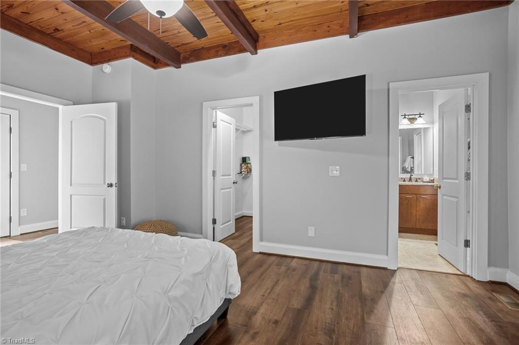 318 Sues Blues Alley