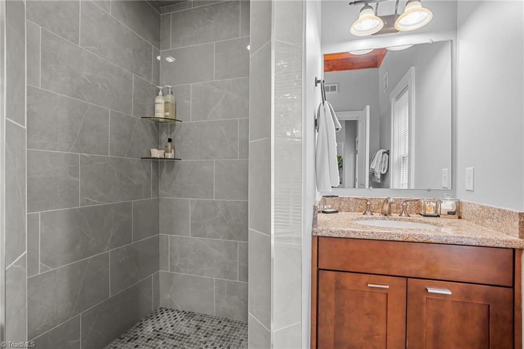 318 Sues Blues Alley