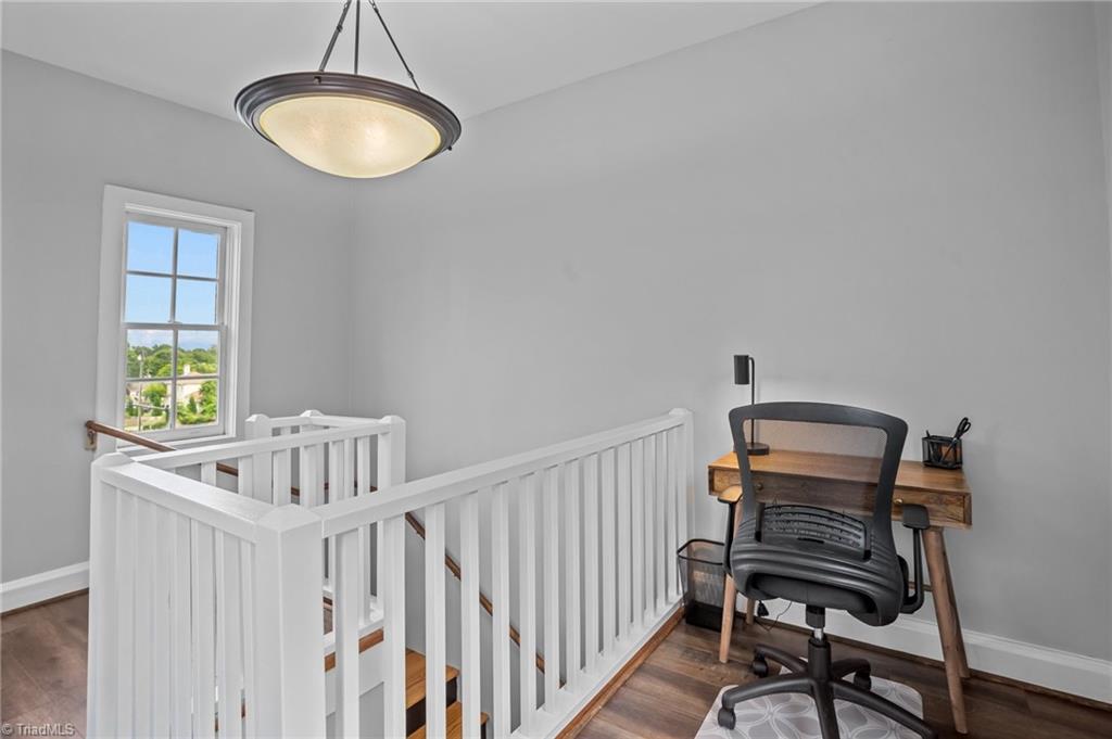 318 Sues Blues Alley