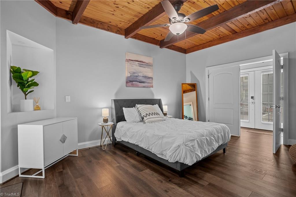 318 Sues Blues Alley