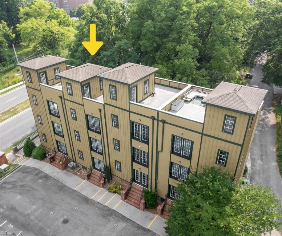 318 Sues Blues Alley