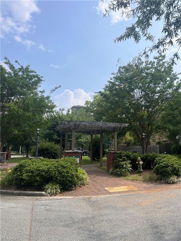 318 Sues Blues Alley