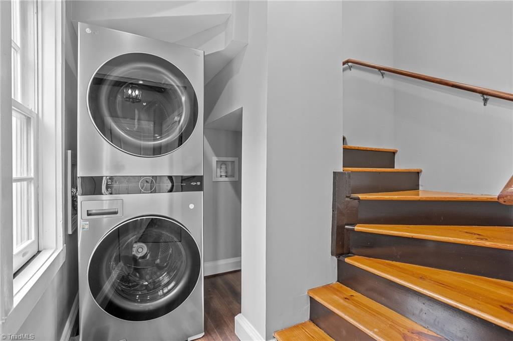 318 Sues Blues Alley