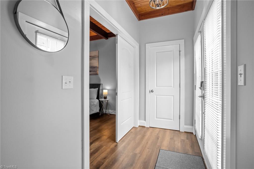 318 Sues Blues Alley