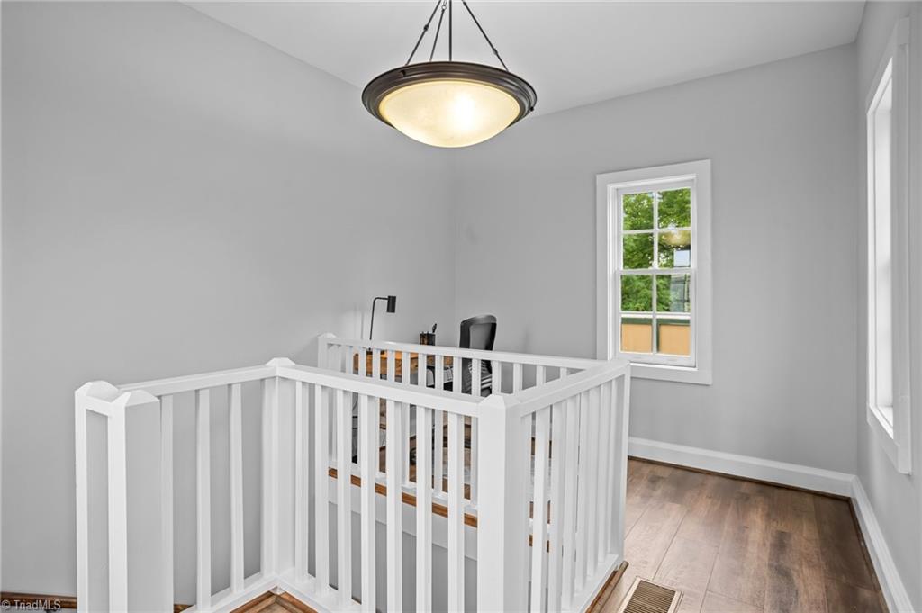 318 Sues Blues Alley