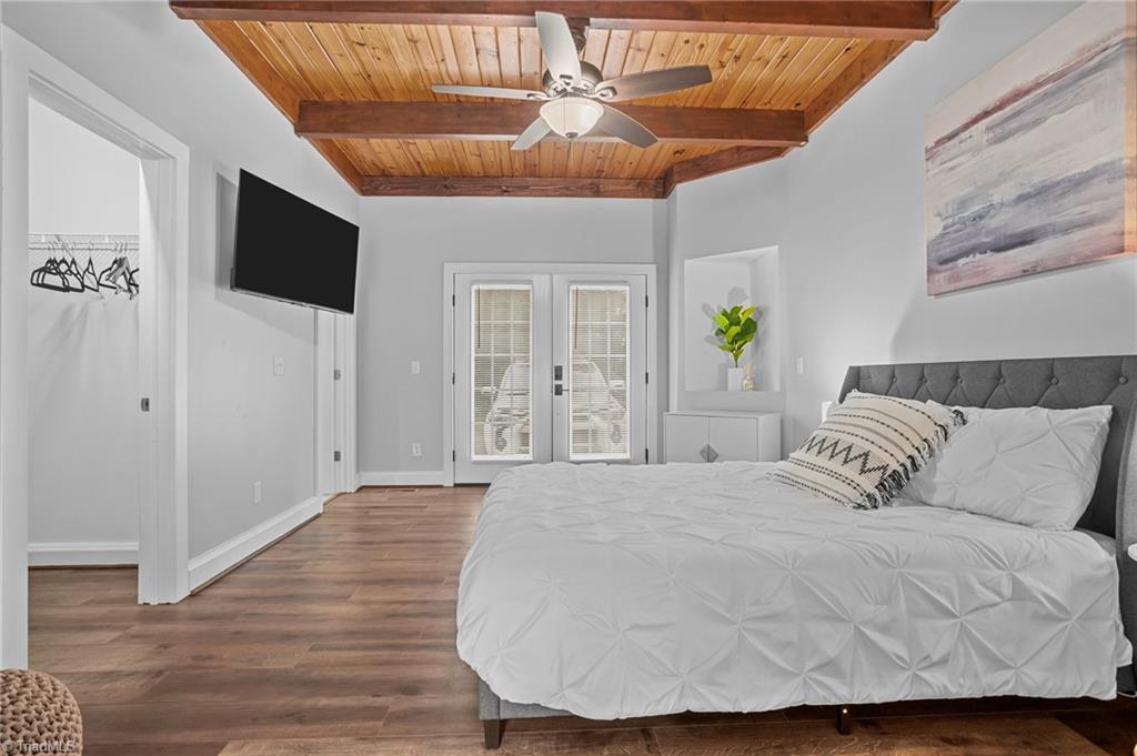 318 Sues Blues Alley