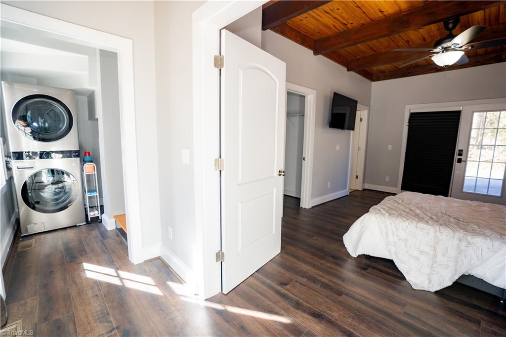 318 Sues Blues Alley