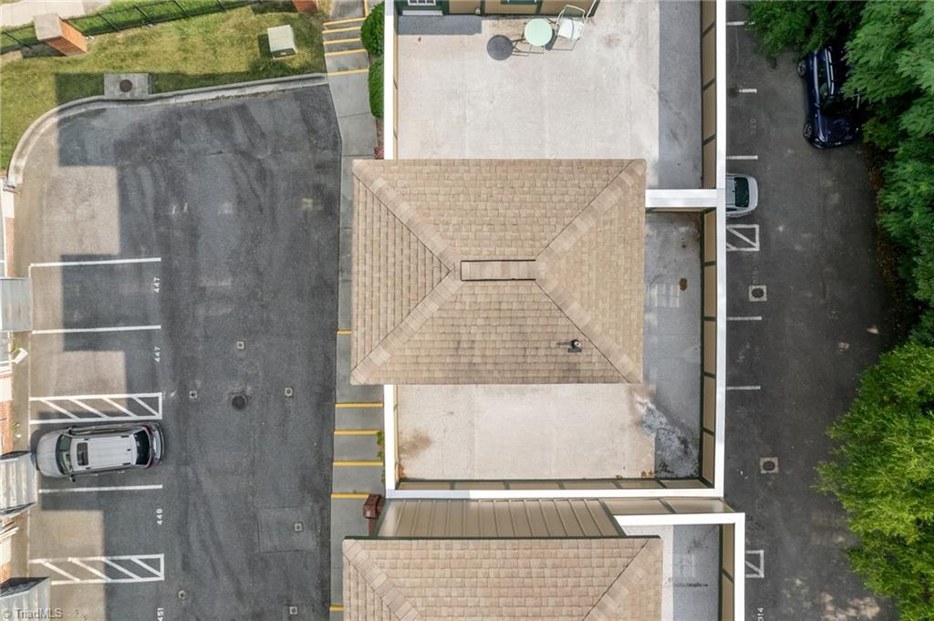 318 Sues Blues Alley