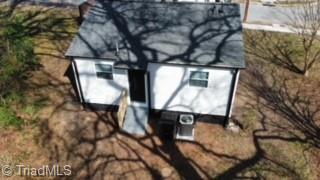 1320 E Commerce Avenue