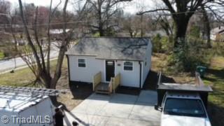 1320 E Commerce Avenue