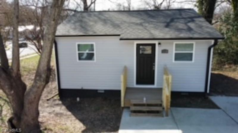 1320 E Commerce Avenue