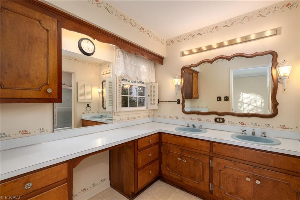 4903 Sedgelane Drive