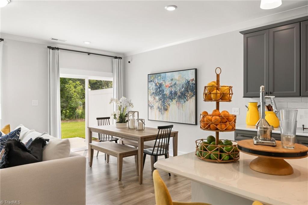 1103 Summerhouse Way