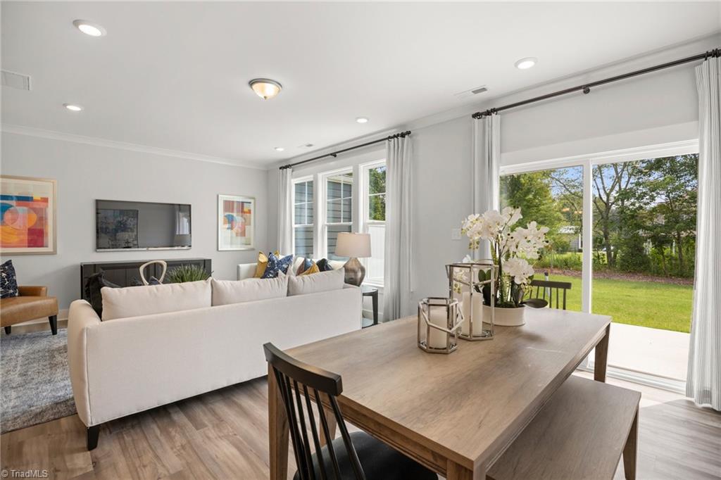 1103 Summerhouse Way