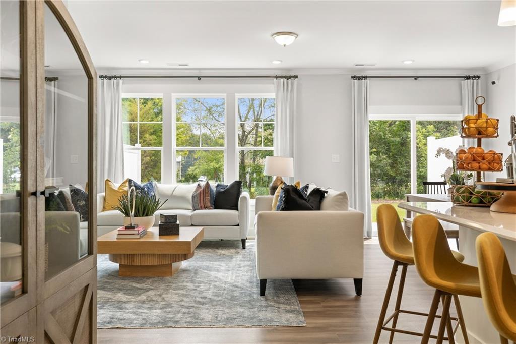 1103 Summerhouse Way