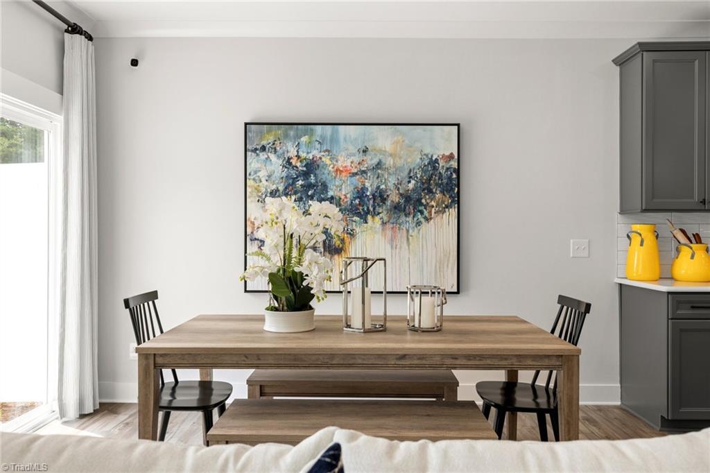 1103 Summerhouse Way