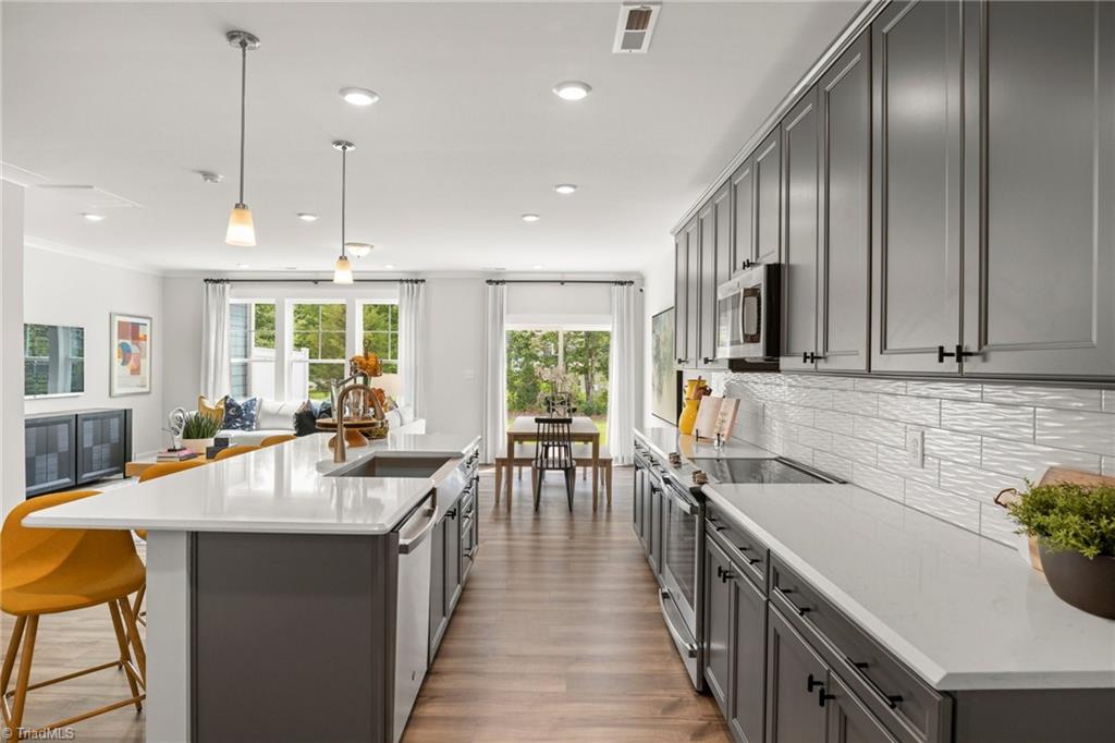 1103 Summerhouse Way