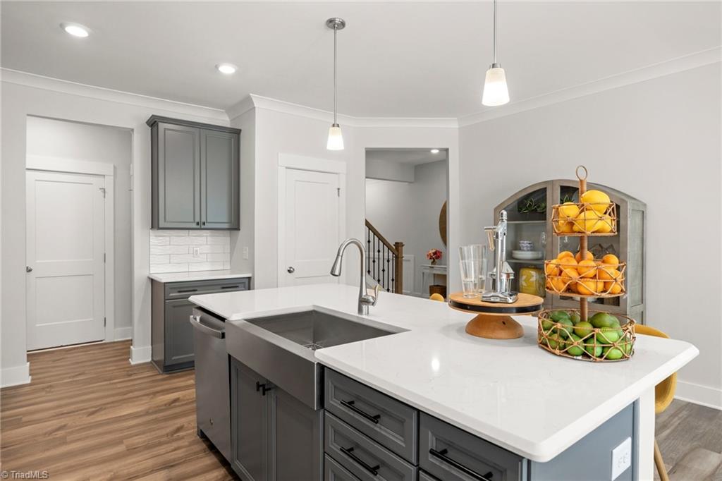 1103 Summerhouse Way