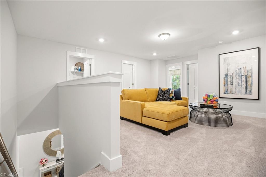 1103 Summerhouse Way