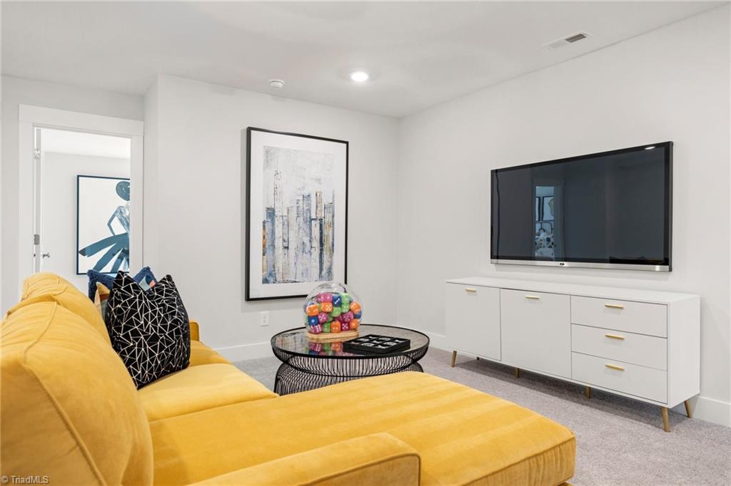 1103 Summerhouse Way