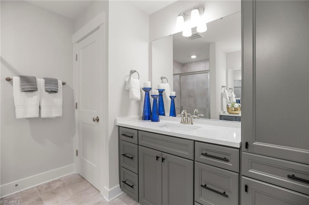 1103 Summerhouse Way