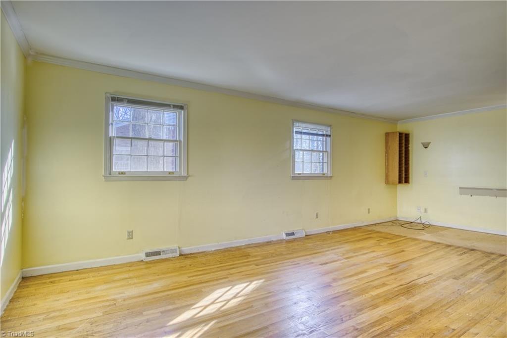 4713 Kingswood Drive