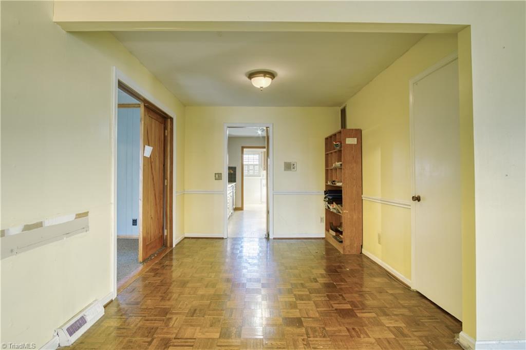 4713 Kingswood Drive